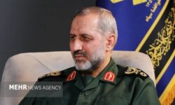 حضور در خیابان را تا زمانی که مقام معظم رهبری اراده می‌کنند؛ حفظ کنید