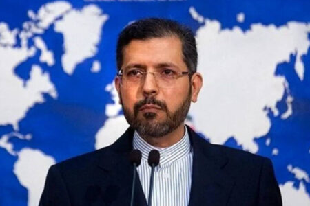 خطیب زاده: در تنگه هرمز حق قانونی داریم/دارایی‌های ایران باید آزاد شود