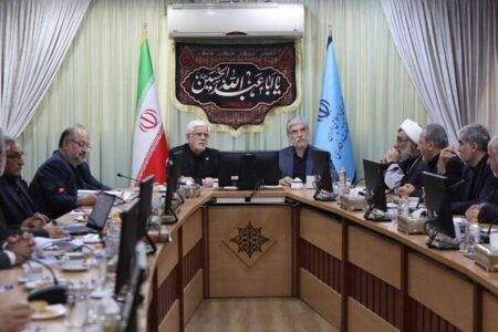 عارف: هیچ اعتمادی به دشمن نداریم