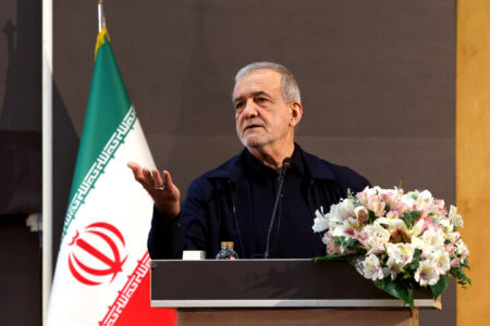 پزشکیان: آینده اقتصاد ایران بر پایه سرمایه انسانی نخبه ساخته می‌شود