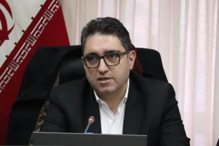 اختلاف نرخ دلار، تجارت را قفل کرده است | دلار ۱۳۰ هزار تومانی را نمی‌شود با نرخ ۸۰ هزار تومان فروخت