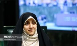بهروزآذر: صدور گواهینامه موتورسیکلت برای زنان به‌زودی آغاز می‌شود