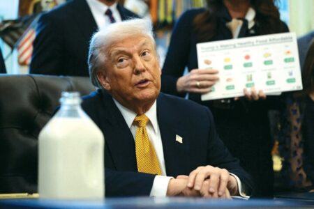 ترامپ دسترسی به پست‌هایش در شبکه اجتماعی تروث را می‌فروشد