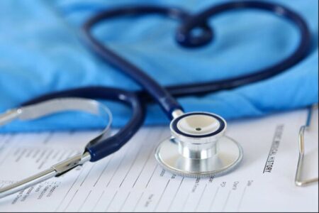 دریچه قلب ۴.۲ میلیارد تومان شد؛ تبعات کاهش ارز حوزه سلامت