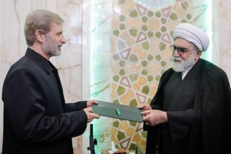 ‏ فرمانده کل ارتش خادم حرم امام رضا (ع) شد