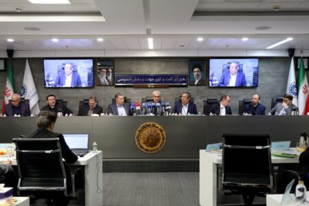 مدنی‌زاده: روش فعلی قیمت‌گذاری دارو پاسخگو نیست | همتی: محدودیت بانکی صادرکنندگان عراق رفع می‌شود
