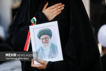 نماز میت یا لیله الدفن چگونه خوانده می‌شود؟ زمان اقامه نماز رهبر شهید