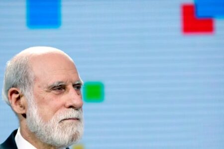 پدر اینترنت بازنشسته می شود