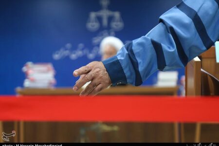 کاسه‌لیسی سلبریتی‌‌های بی‌وطن برای تروریست‌ها را تمام کنید