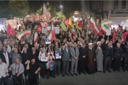 کلاله یکصدا با مقاومت؛ اجتماع شبانه مردم در حمایت از آرمان‌های انقلاب