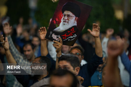 آیت‌الله خامنه‌ای نماد وحدت، بیداری و شجاعت در برابر دشمن بود