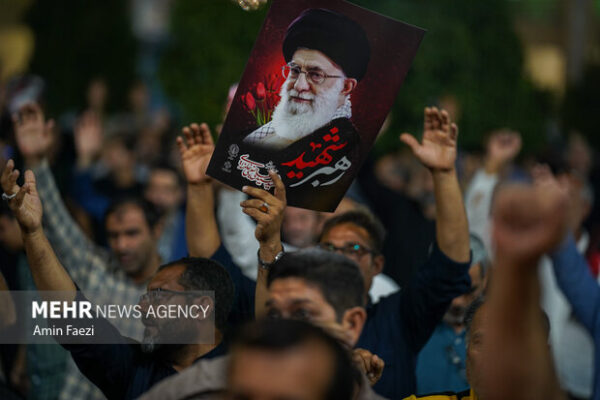 آیت‌الله خامنه‌ای نماد وحدت، بیداری و شجاعت در برابر دشمن بود