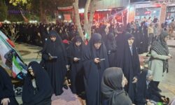 اقامه نماز استغاثه به امام زمان (عج) در مشهد
