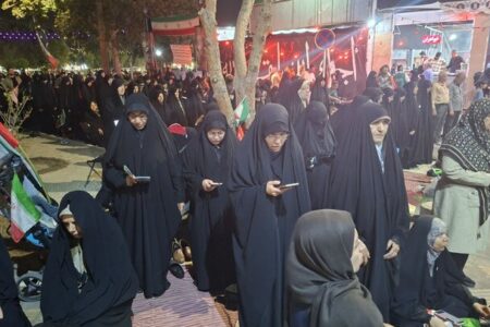 اقامه نماز استغاثه به امام زمان (عج) در مشهد
