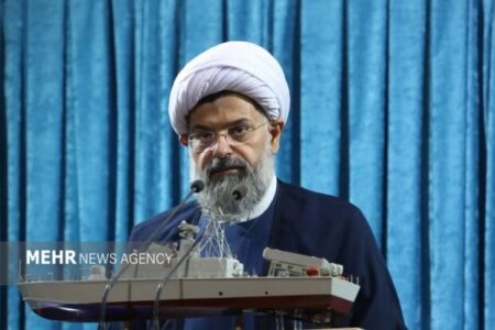 امام جمعه دشتی: دولت مشکلات معیشتی مردم را رفع کند