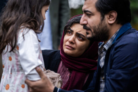 تاب‌آوری یک خانواده ایرانی در «ماه‌ پنهان»؛ قصه مادری که قهرمان است