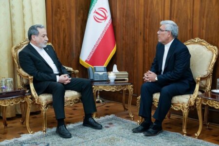 دیدار سفیر جدید ایران در بلاروس با وزیر امور خارجه