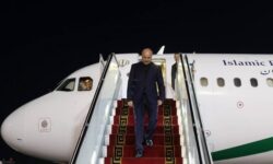 رئیس مجلس و هیئت پارلمانی همراه وارد تهران شدند