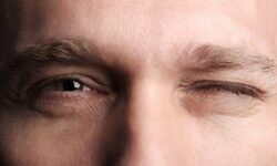 سلول بنیادی بینایی بیماران ژنتیکی را نجات می دهد