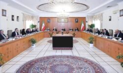 پزشکیان: صرفه‌جویی در مصرف بنزین را باید از دولت شروع کنیم