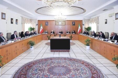 پزشکیان: صرفه‌جویی در مصرف بنزین را باید از دولت شروع کنیم