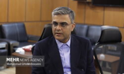اخلاقی: مدافعان سلامت تا آخرین نفس پای کار نظام و مردم ایستاده‌اند