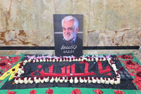 اردوی دانشجویی دانشگاه تهران بر مزار دانشمند هسته ای و شهدا