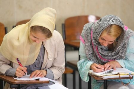 ثبت نام آزمون بسندگی زبان فارسی ویژه دانشجویان بین‌الملل ۱۴۰۵ آغاز شد