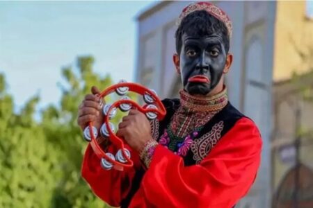 حاجی‌فیروزها امسال دیرترمی‌رسند؛ روایت یک حاجی‌فیروز درشهر از دست‌رفته