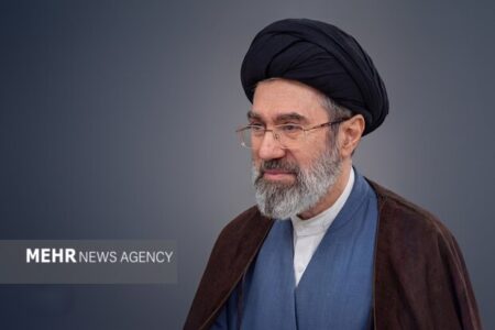 زندگی‌نامه آیت‌الله سید مجتبی خامنه‌ای؛ از جبهه تا اجتهاد و رهبری