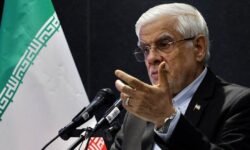 طرح‌های توسعه زیارتی قم با حضور عارف در کارگروه ملی زیارت بررسی شد