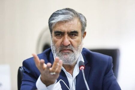 عزیزی: ناتوانی آمریکا در برابر ایران؛ دست نیروهای مسلح ما پر است