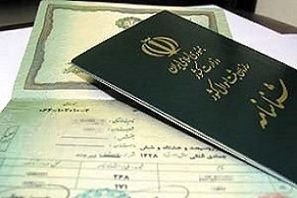 فرزندخوانده چه زمانی می‌تواند نام والدین واقعی خود را بداند؟