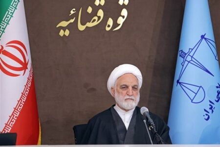 وحدت‌شکنی با وجود توجه جهانی به اقتدار و صلابت ایران، خیانت نیست؟