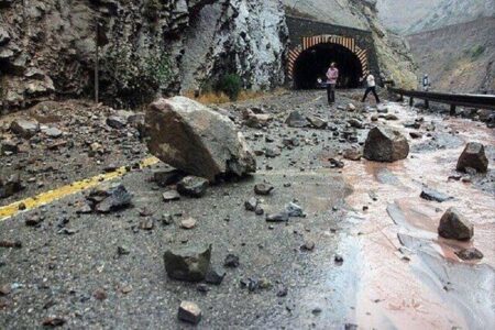 پلیس راه هشدار داد: احتمال ریزش سنگ و رانش زمین در جاده‌های شمال