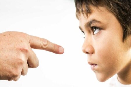 چرا ما انتقادپذیر نیستیم؟