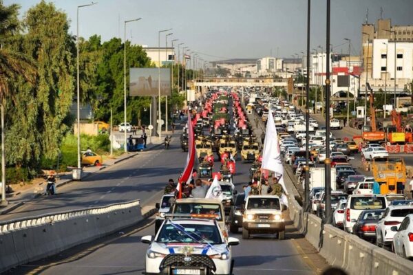 حشدالشعبی به مناسبت خروج آمریکا رژه پیروزی در بغداد برگزار کرد